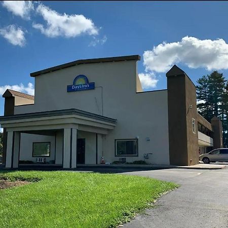 Days Inn By Wyndham Bellville Mansfield Exterior foto